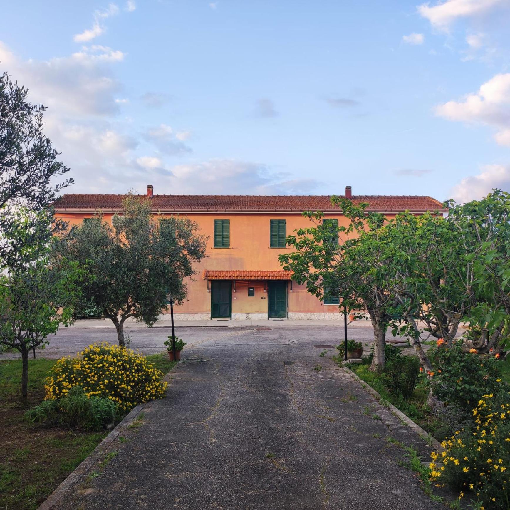 Eco House San Michele Hostel Borgo San Michele  Екстериор снимка